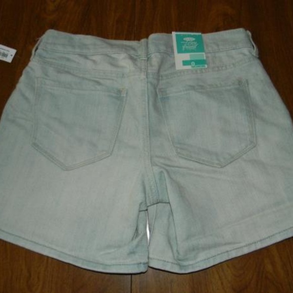Old Navy Boyfriend 4 Light Wash Shorts NWT - Picture 4 of 4